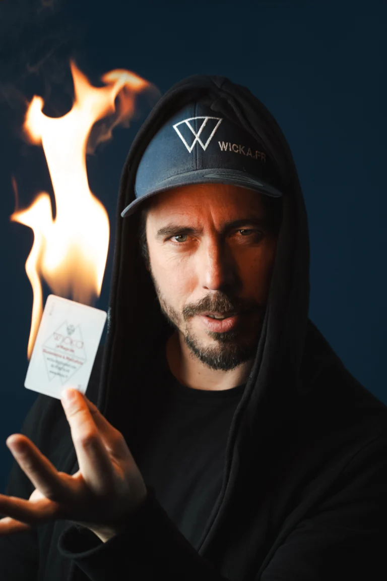 Photo wicka avec carte en feu