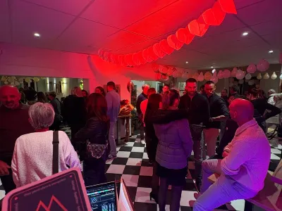 Animation de magie close-up de Wicka lors d'une soirée privée