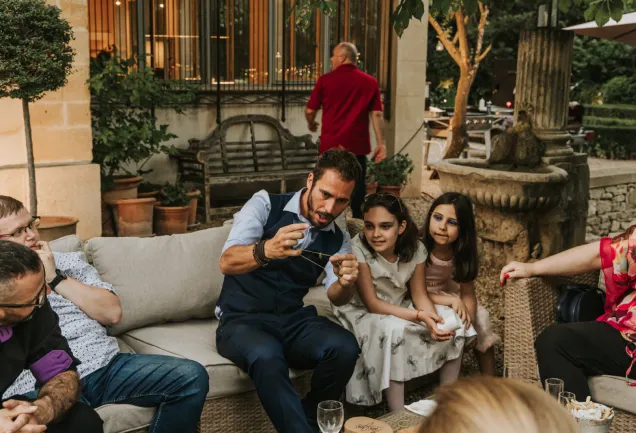 Magicien d'anniversaire à Toulon dans le Var, magie qui fascine petits et grands