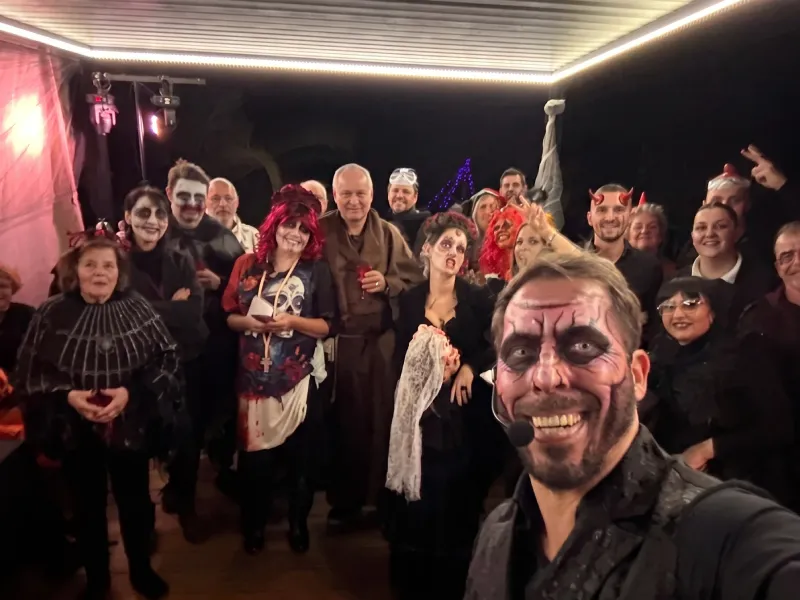 Magicien lors d'une soirée à thème